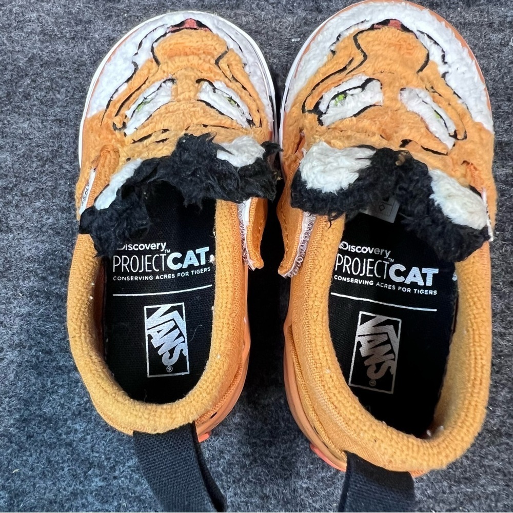 Vans Kids Classic Slip On Velcro Discover Project Protect Tiger Size 5 - Picture 9 of 12